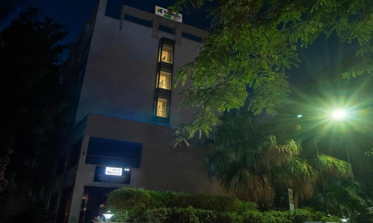 ホテル Treebo Trend Regency - Bund Garden, Dhole Patil Road プネ エクステリア 写真